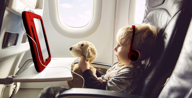 Volar con niños no tiene por qué ser una pesadilla gracias a estos consejos