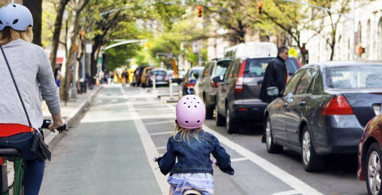 CONSEJOS PARA CIRCULAR EN BICICLETA SIN PELIGRO: DE LA RUTA AL TRABAJO AL TOUR DE FRANCIA