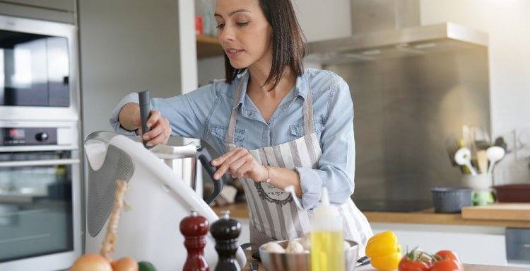 ¿MERECE LA PENA COMPRAR UN ROBOT DE COCINA?