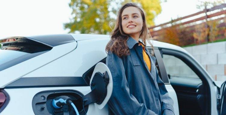 CÓMO ALARGAR LA VIDA ÚTIL DE UNA BATERÍA DE COCHE ELÉCTRICO