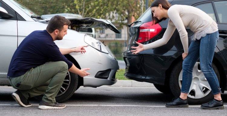 TIPOS DE COLISIONES EN COCHE MÁS HABITUALES Y CÓMO EVITARLAS