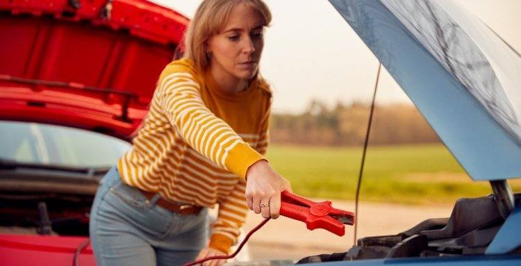 ¿POR QUÉ FALLA LA BATERÍA DEL COCHE? AVERÍAS COMUNES