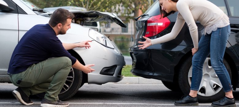 ¿Quién es culpable en un accidente de tráfico entre dos coches?