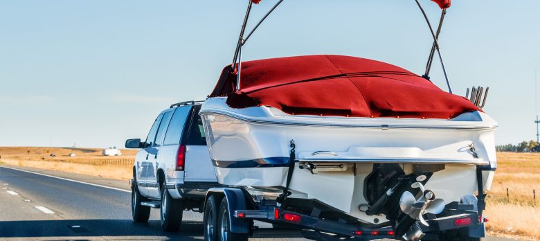 Si vas a transportar tu barco por carretera este verano has de tener esto en cuenta