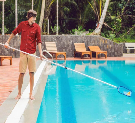 Las mejores piscinas desmontables para tu jardín y algunos consejos para  mantener el agua limpia todo el verano