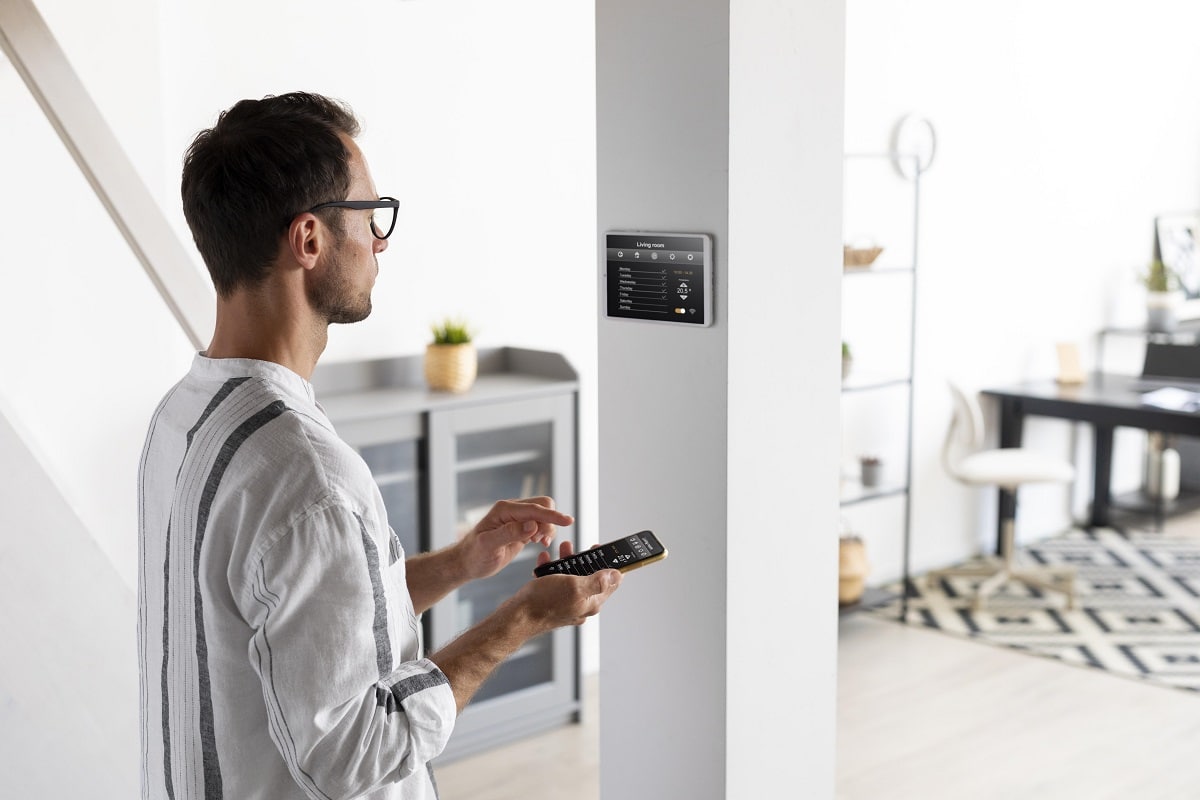 Cómo controlar los dispositivos electrónicos y electrodomésticos inteligentes    