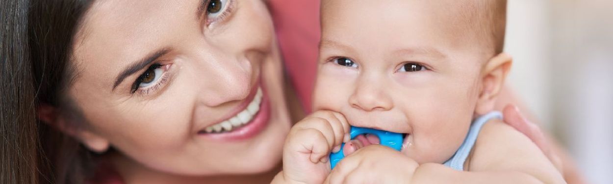 Cómo calmar a tu bebé cuando le salen los dientes