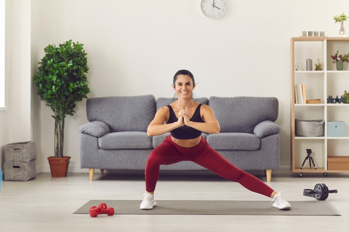 ▷ Ejercicios de Fitness Fáciles: Mantente en Forma en Casa con esta Rutina  de Entrenamiento