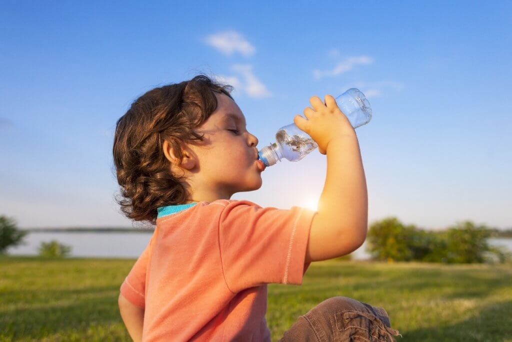 Cómo evitar golpe de calor en niños: consejos para evitarlos