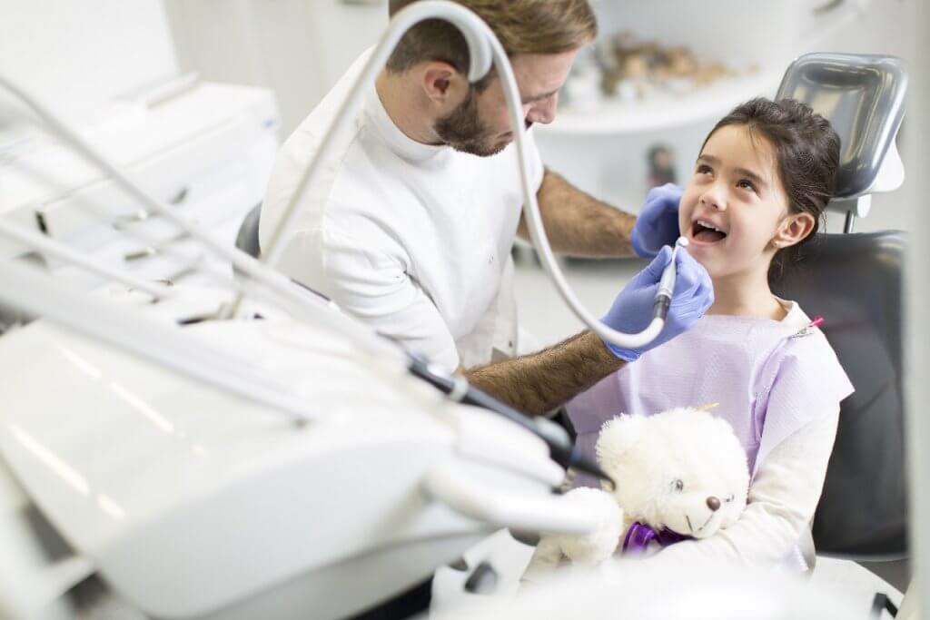 Revisión dental en niños, ¿cuándo es necesaria?