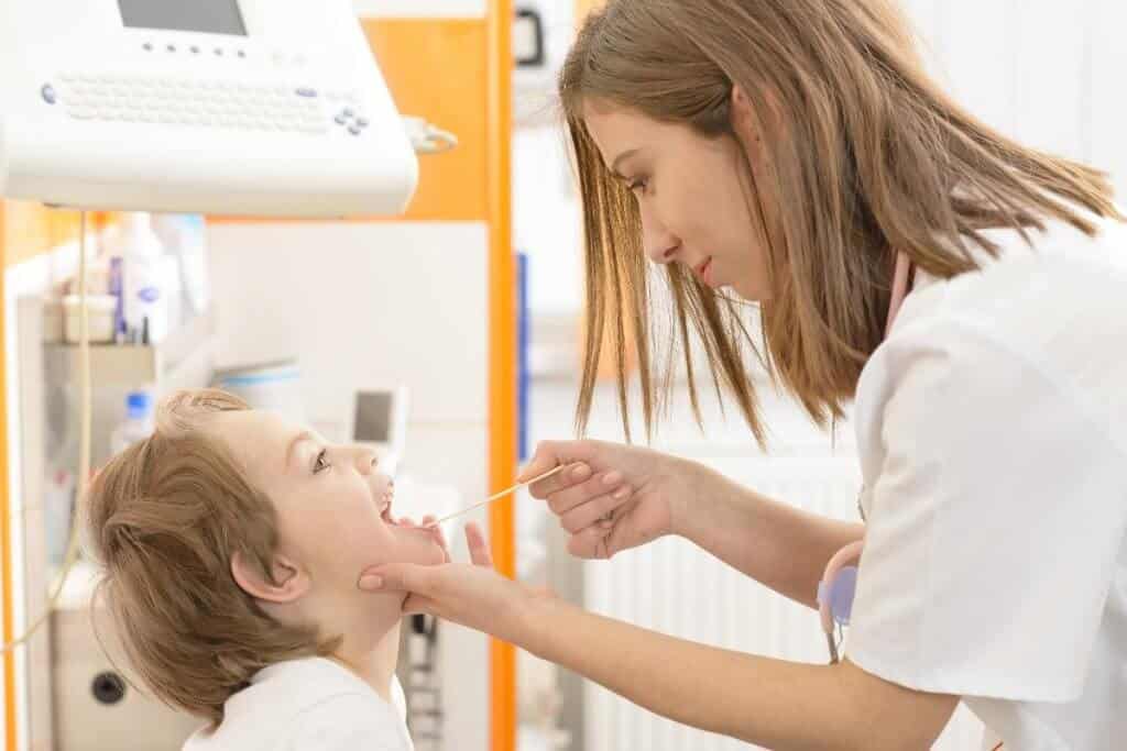 Laringitis en niños, causas y tratamientos recomendables