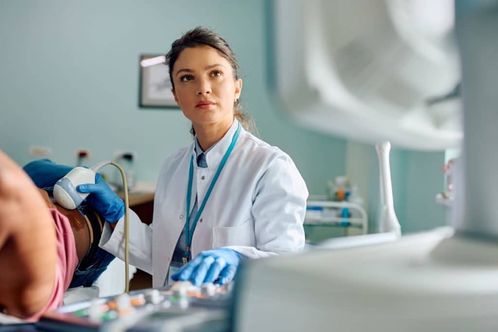 ¿Qué pruebas de diagnóstico cubre un seguro médico?