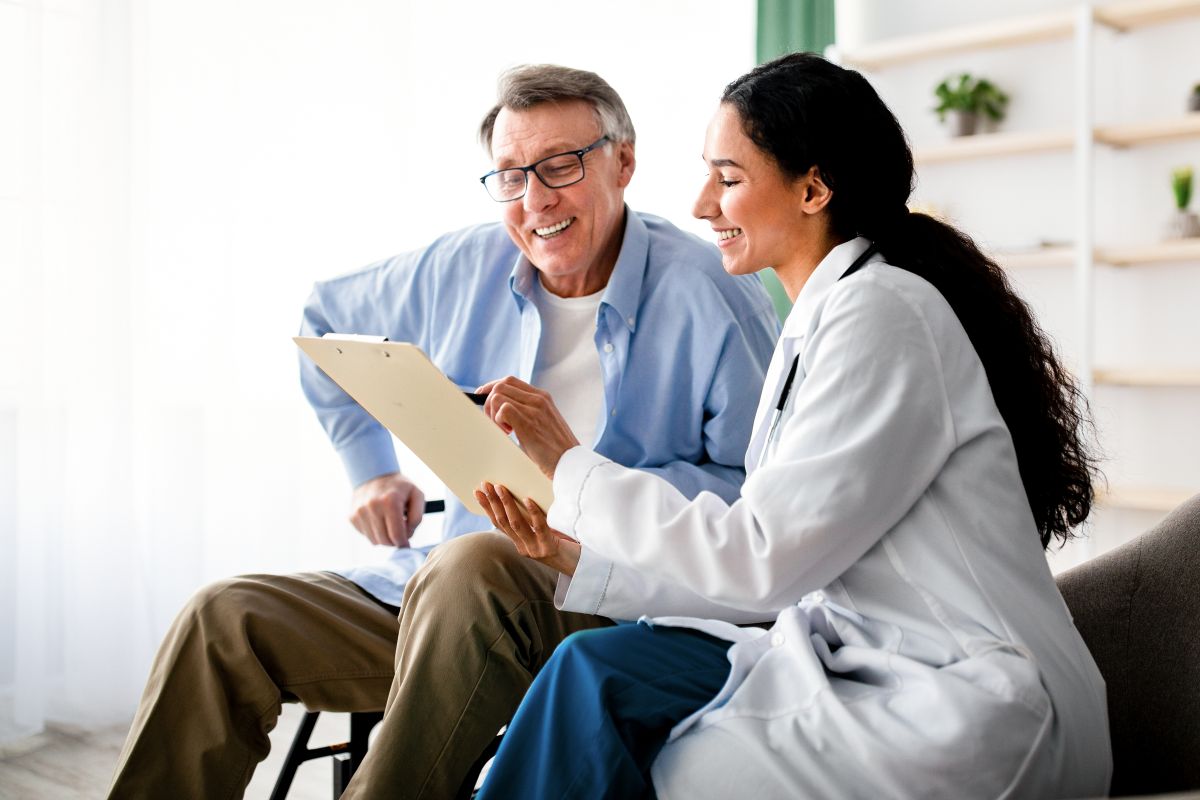 ¿Es caro tener un seguro de salud? Análisis real por perfiles    